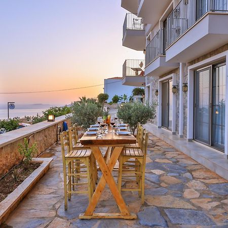 Goekyuezue Suit Apart Kaş Luaran gambar