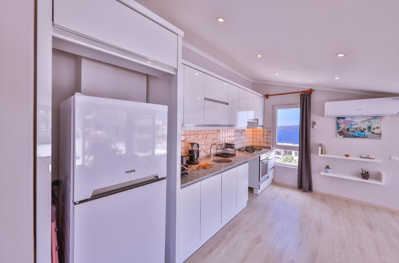 Goekyuezue Suit Apart Kaş Luaran gambar