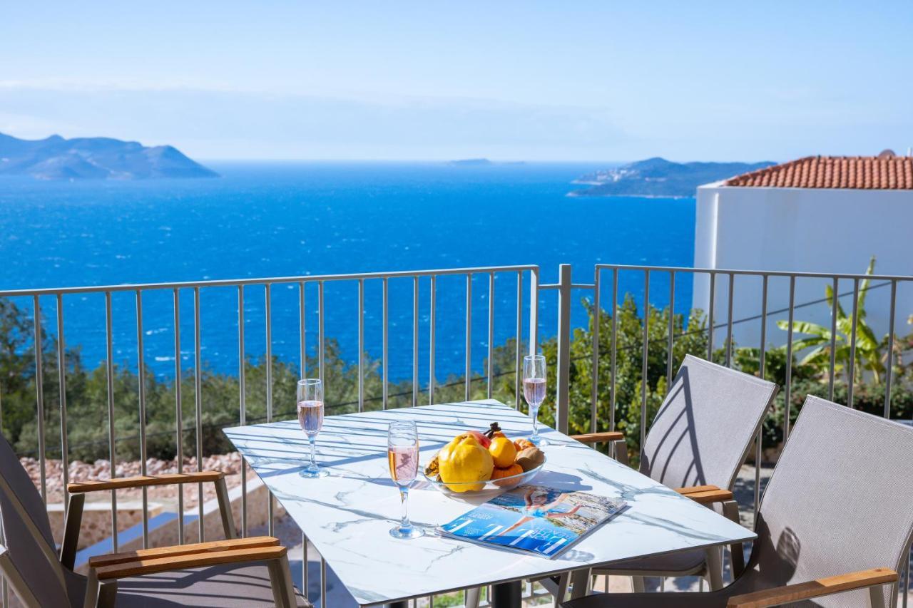 Goekyuezue Suit Apart Kaş Luaran gambar