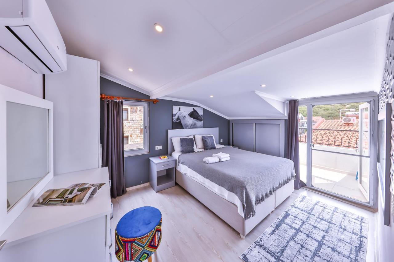 Goekyuezue Suit Apart Kaş Luaran gambar