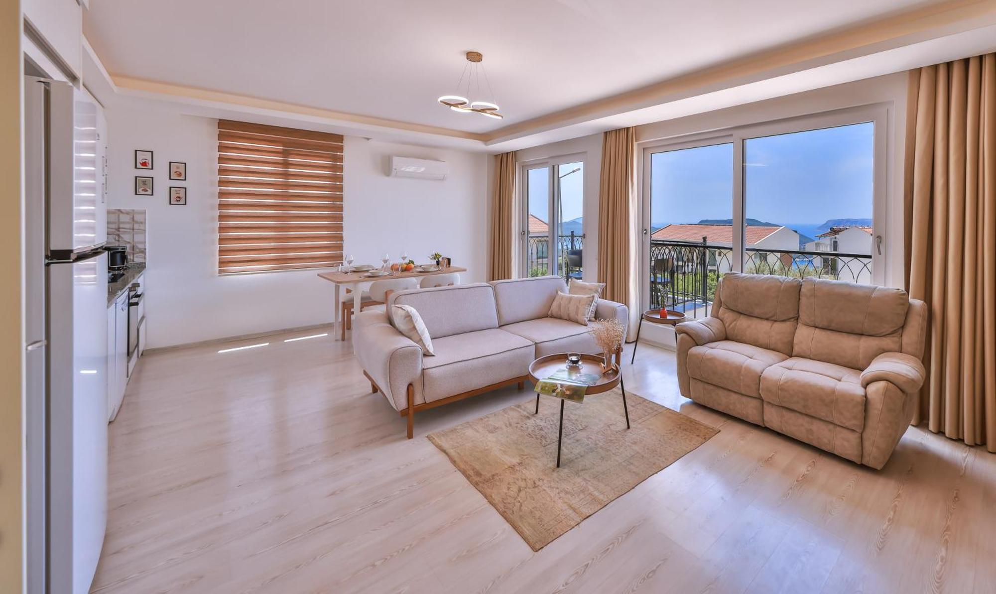 Goekyuezue Suit Apart Kaş Luaran gambar