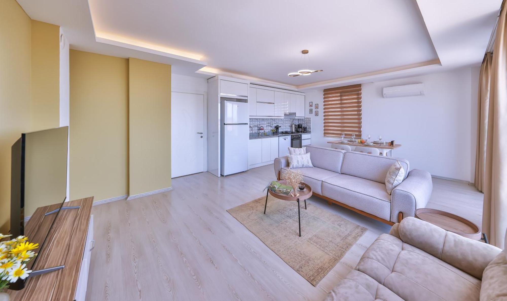 Goekyuezue Suit Apart Kaş Luaran gambar