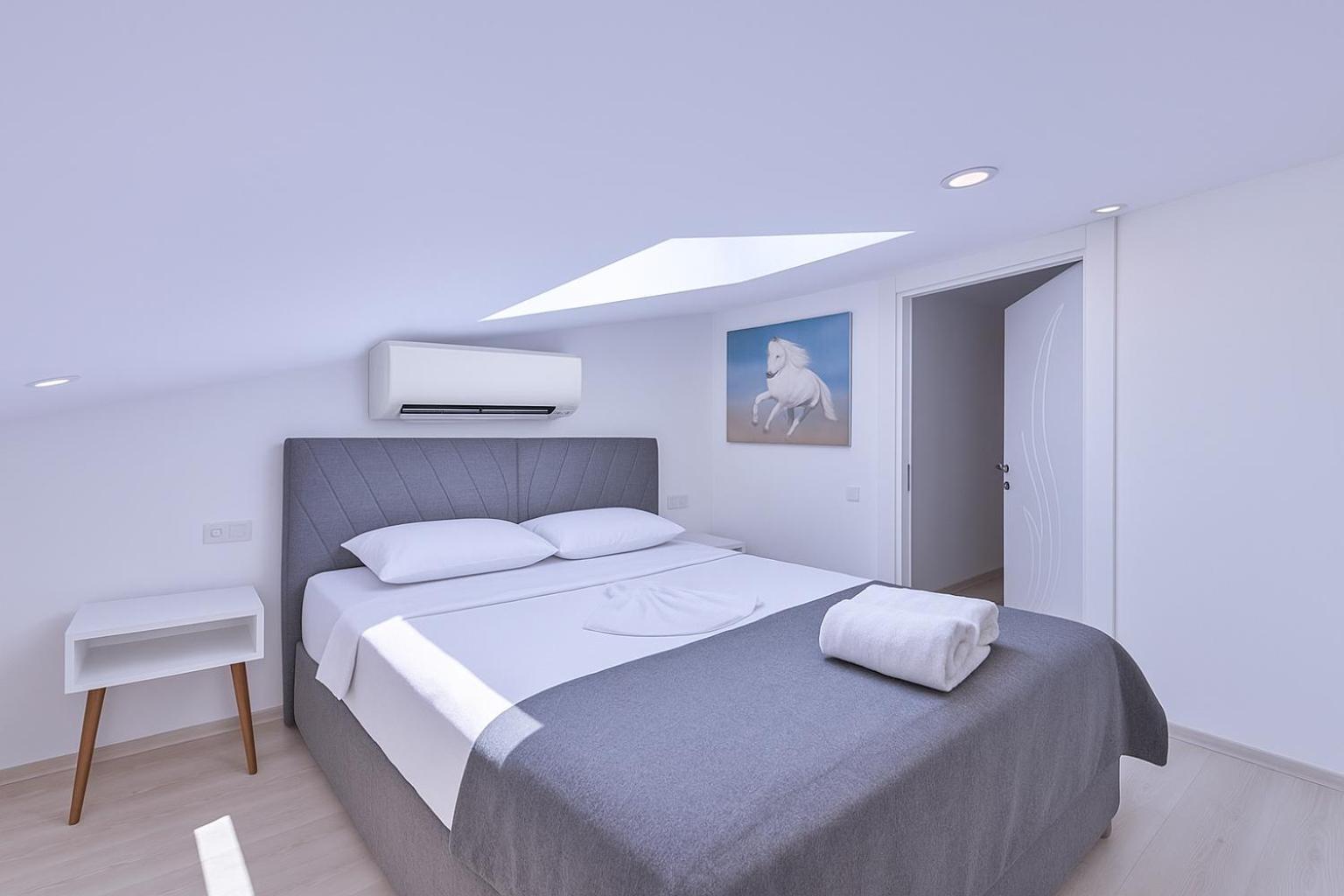 Goekyuezue Suit Apart Kaş Luaran gambar
